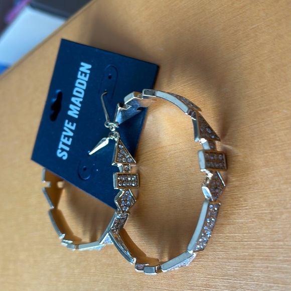 New Magnificent Steve Madden Pave Crystal Hoops - Picture 3 of 3